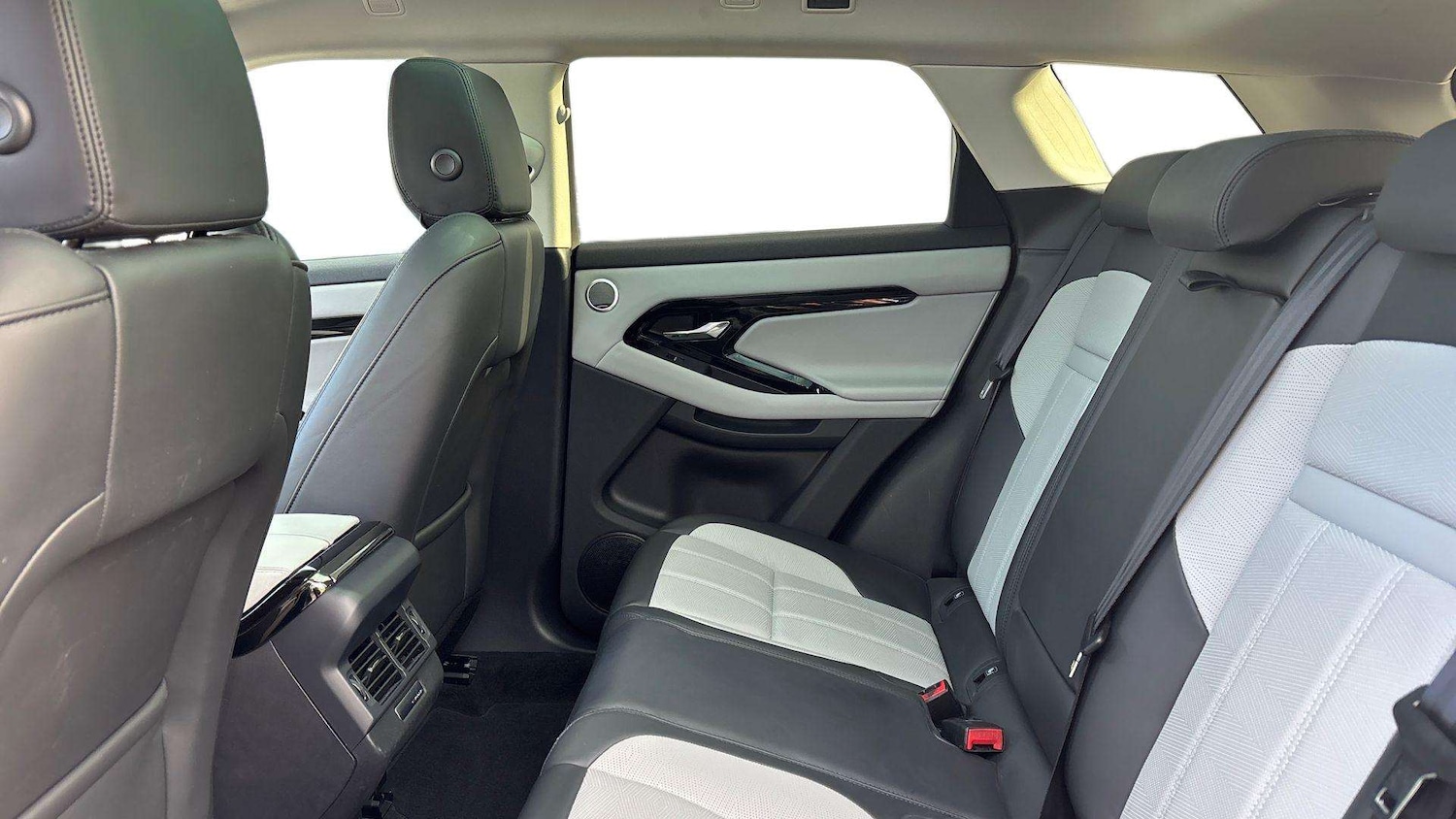 Used Land Rover Range Rover Evoque 2024 for sale - 76460331: Photo 4