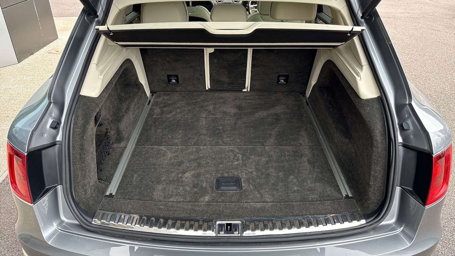 Used Bentley Bentayga 2018 for sale - 76460165: Photo 10