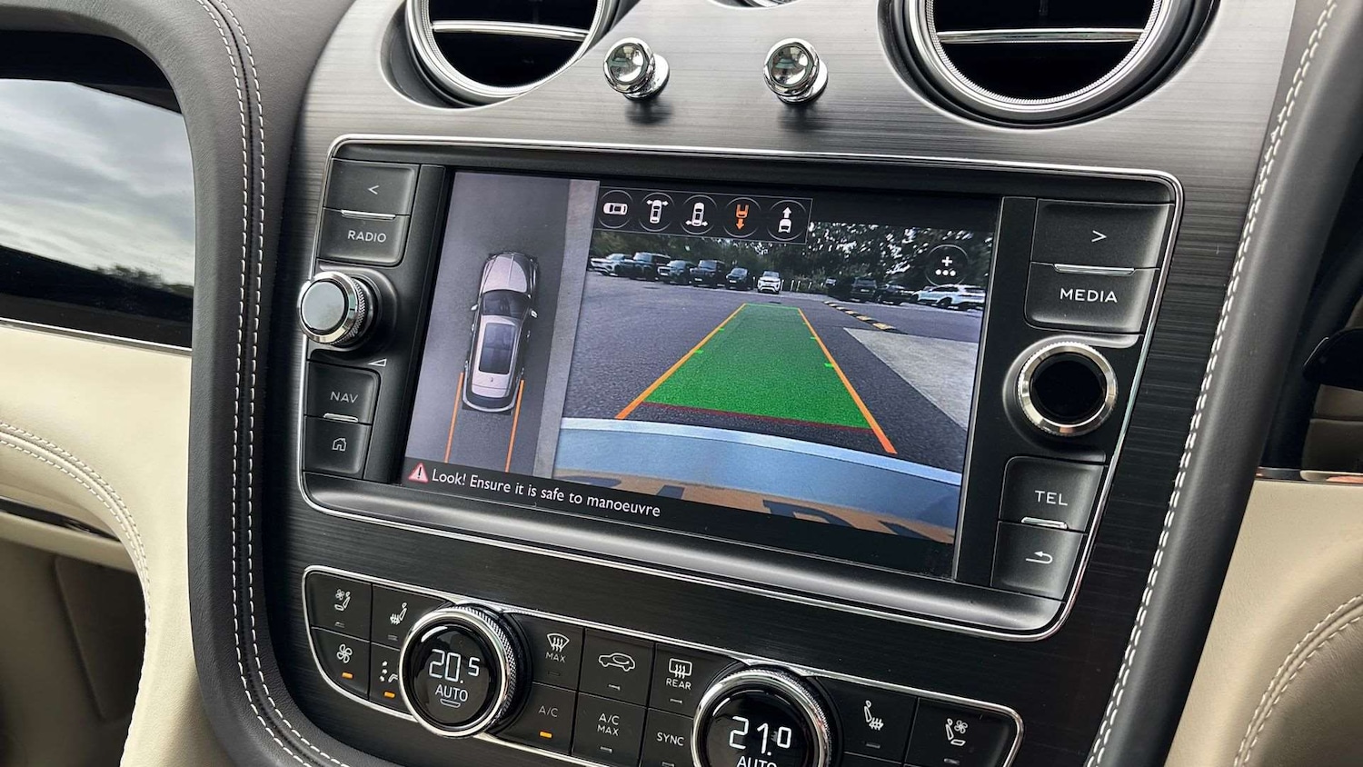 Used Bentley Bentayga 2018 for sale - 76460165: Photo 12