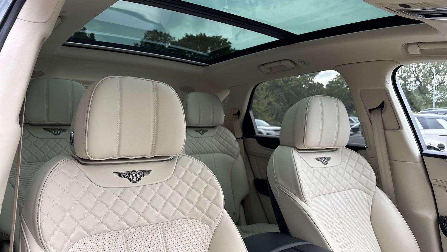 Used Bentley Bentayga 2018 for sale - 76460165: Photo 28