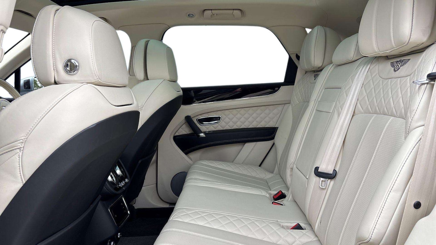 Used Bentley Bentayga 2018 for sale - 76460165: Photo 4