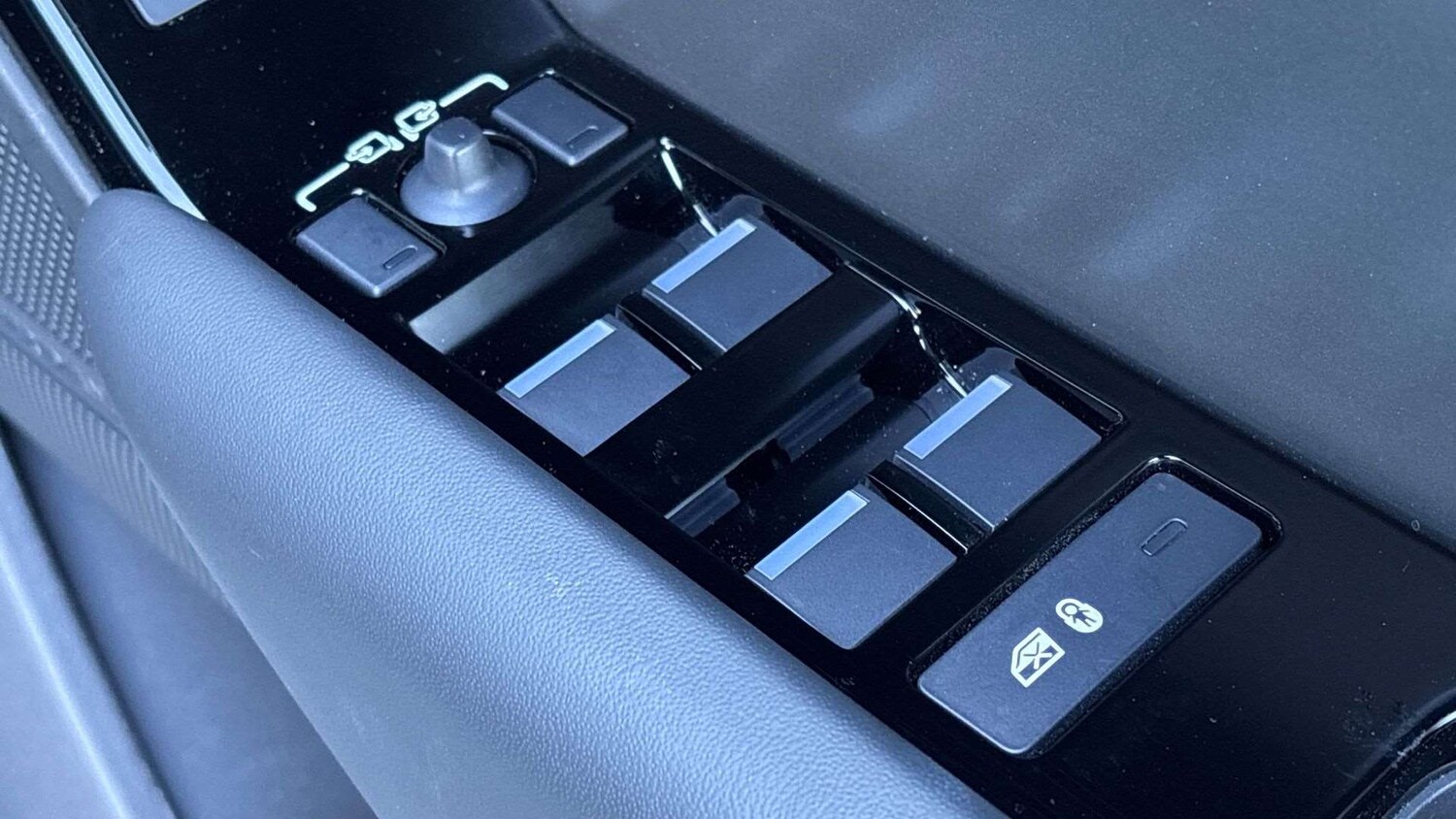 Used Land Rover Range Rover Velar 2025 for sale - 76460042: Photo 34