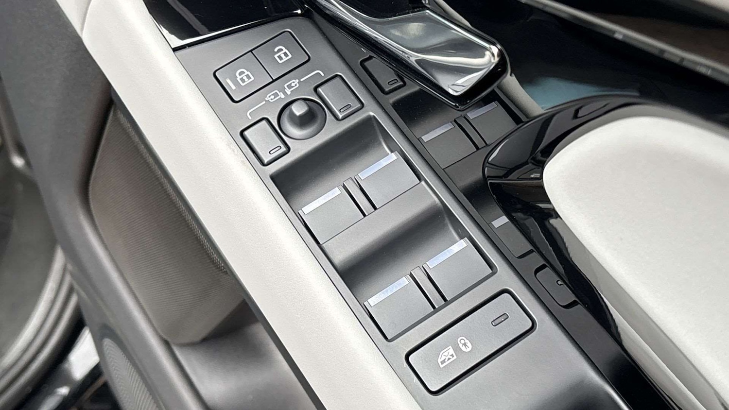 Used Land Rover Range Rover Evoque 2025 for sale - 77526981: Photo 34