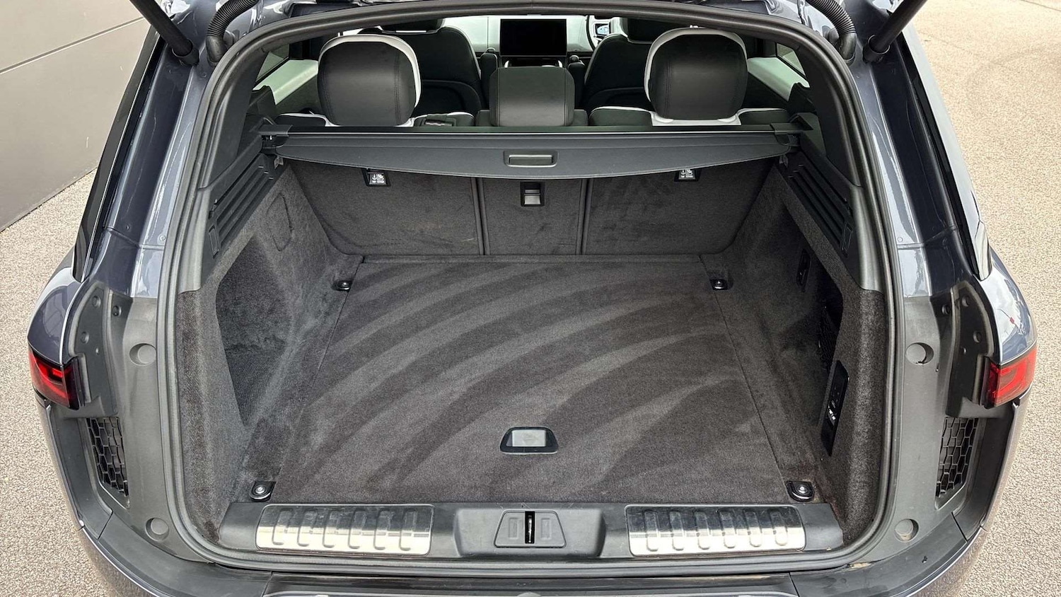 Used Land Rover Range Rover Sport 2024 for sale - 76459909: Photo 10