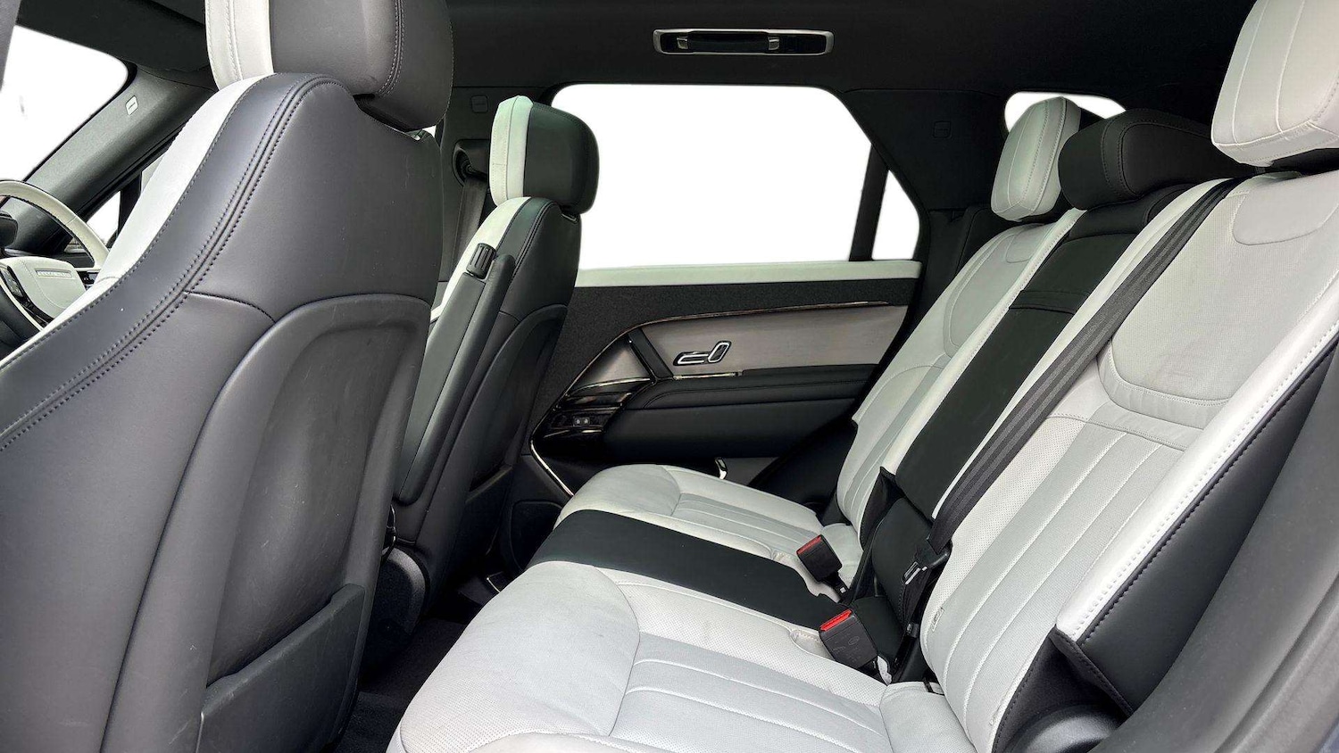 Used Land Rover Range Rover Sport 2024 for sale - 76459909: Photo 4