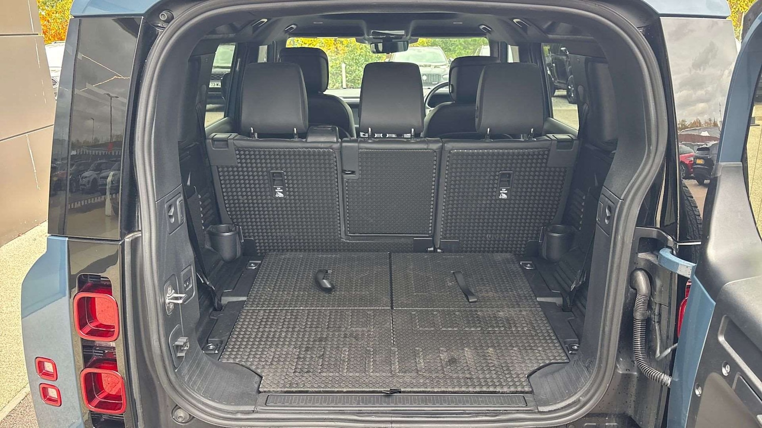 Used Land Rover Defender 2024 for sale - 76459869: Photo 10