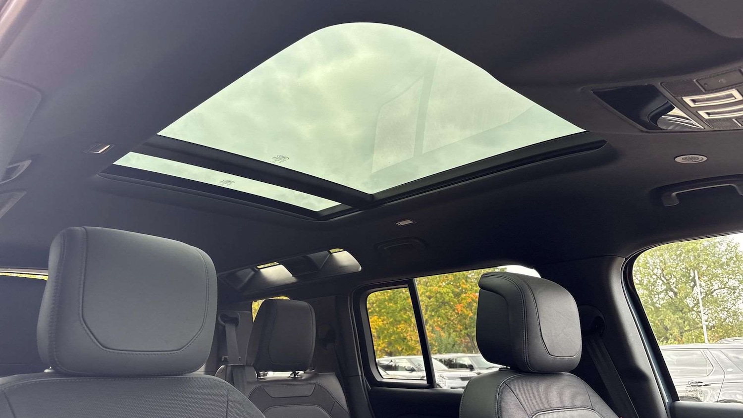 Used Land Rover Defender 2024 for sale - 76459869: Photo 21