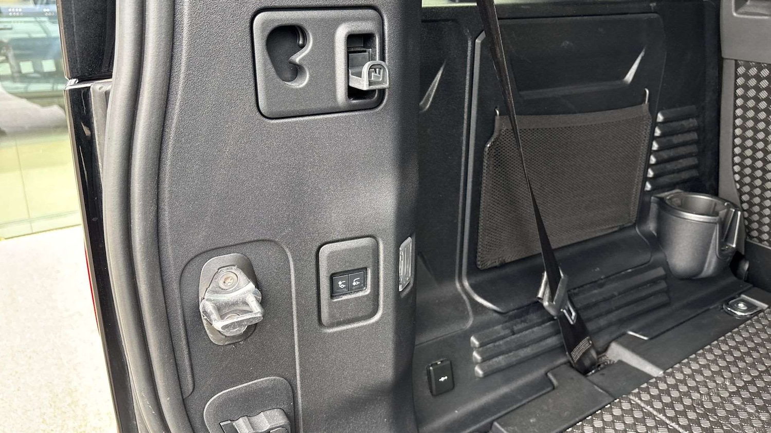 Used Land Rover Defender 2024 for sale - 76459869: Photo 27