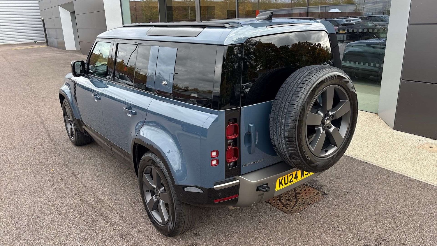 Used Land Rover Defender 2024 for sale - 76459869: Photo 31