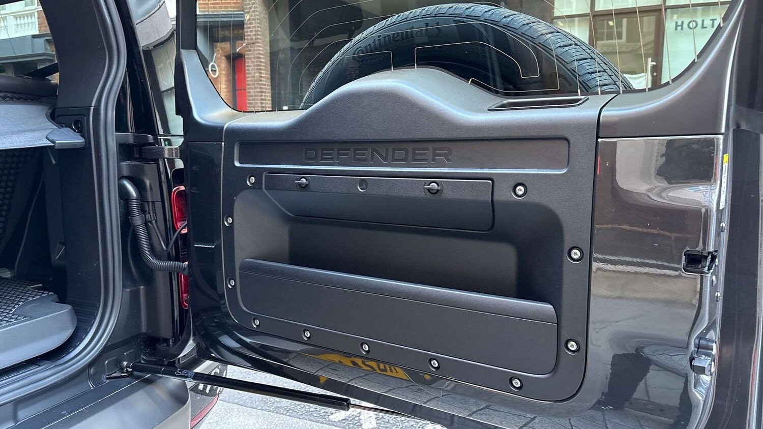 Used Land Rover Defender 2024 for sale - 77373724: Photo 29