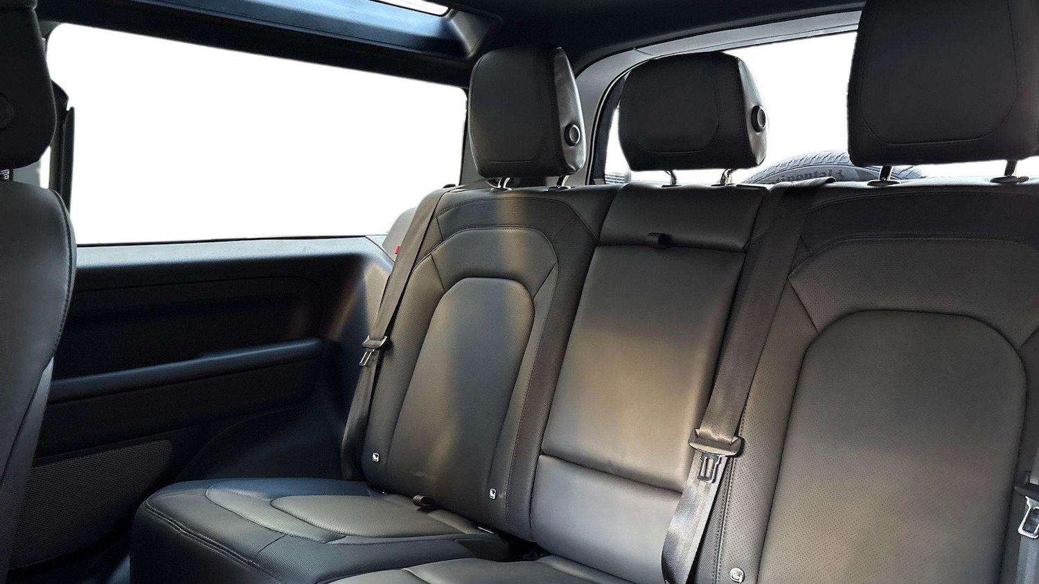 Used Land Rover Defender 2024 for sale - 77373724: Photo 4