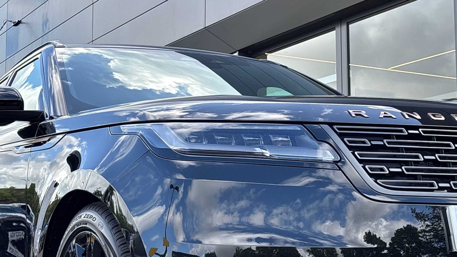 Used Land Rover Range Rover Velar 2025 for sale - 76460138: Photo 17