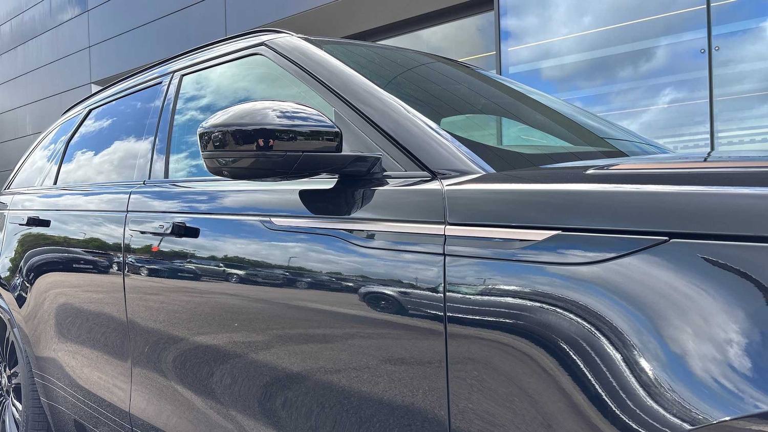 Used Land Rover Range Rover Velar 2025 for sale - 76460138: Photo 22