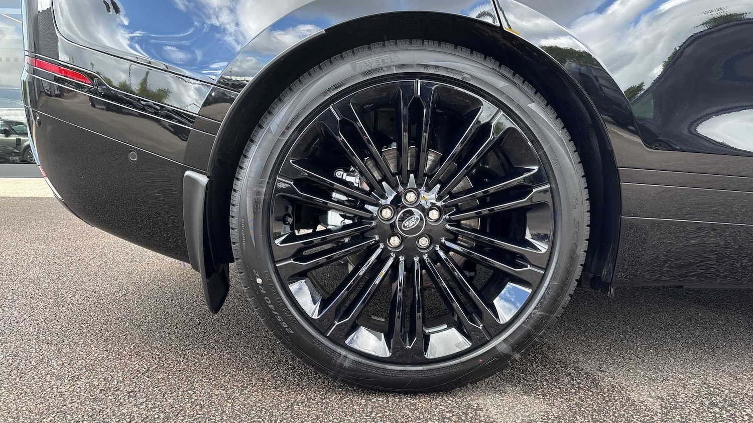 Used Land Rover Range Rover Velar 2025 for sale - 76460138: Photo 24