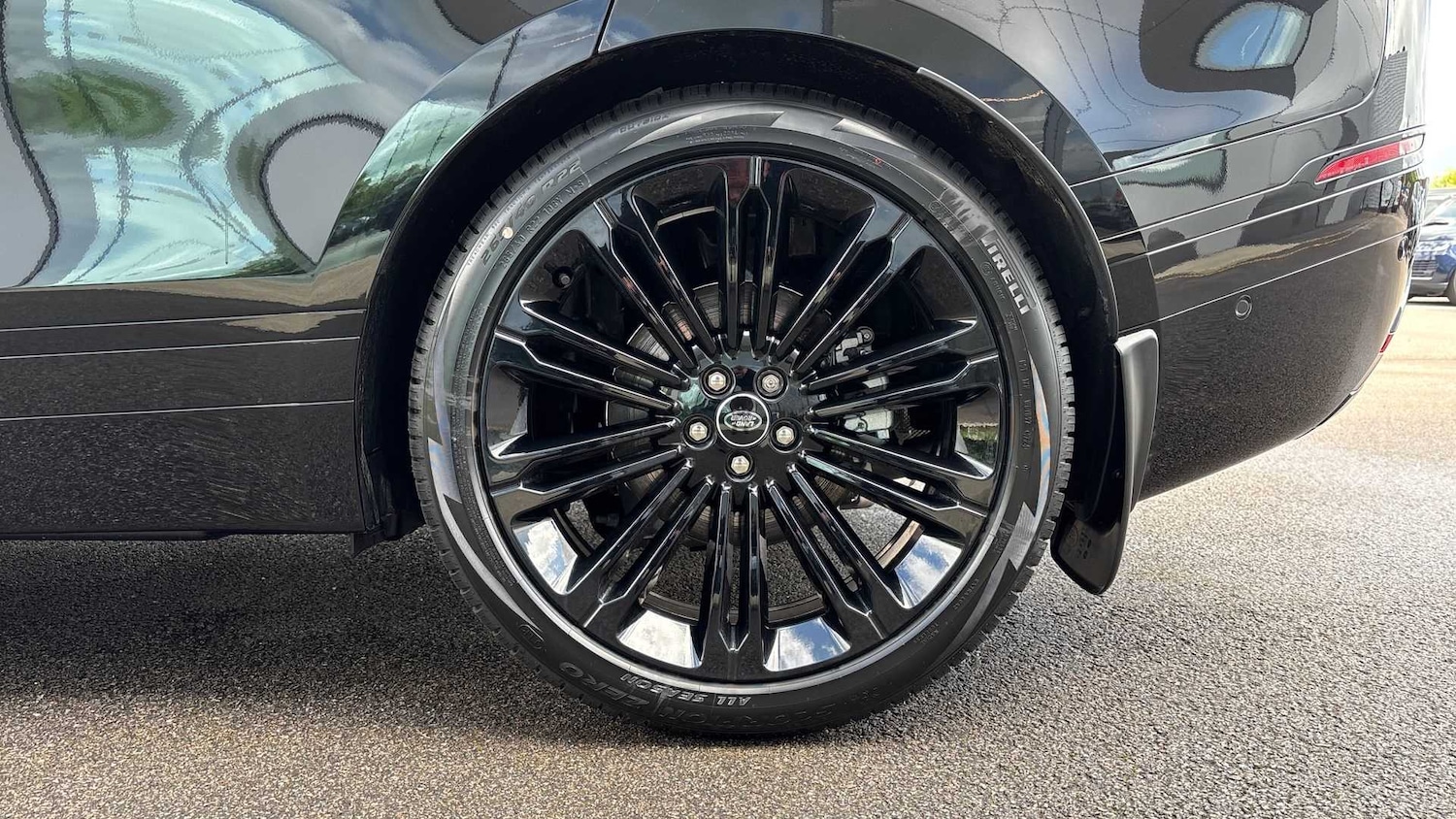 Used Land Rover Range Rover Velar 2025 for sale - 76460138: Photo 25