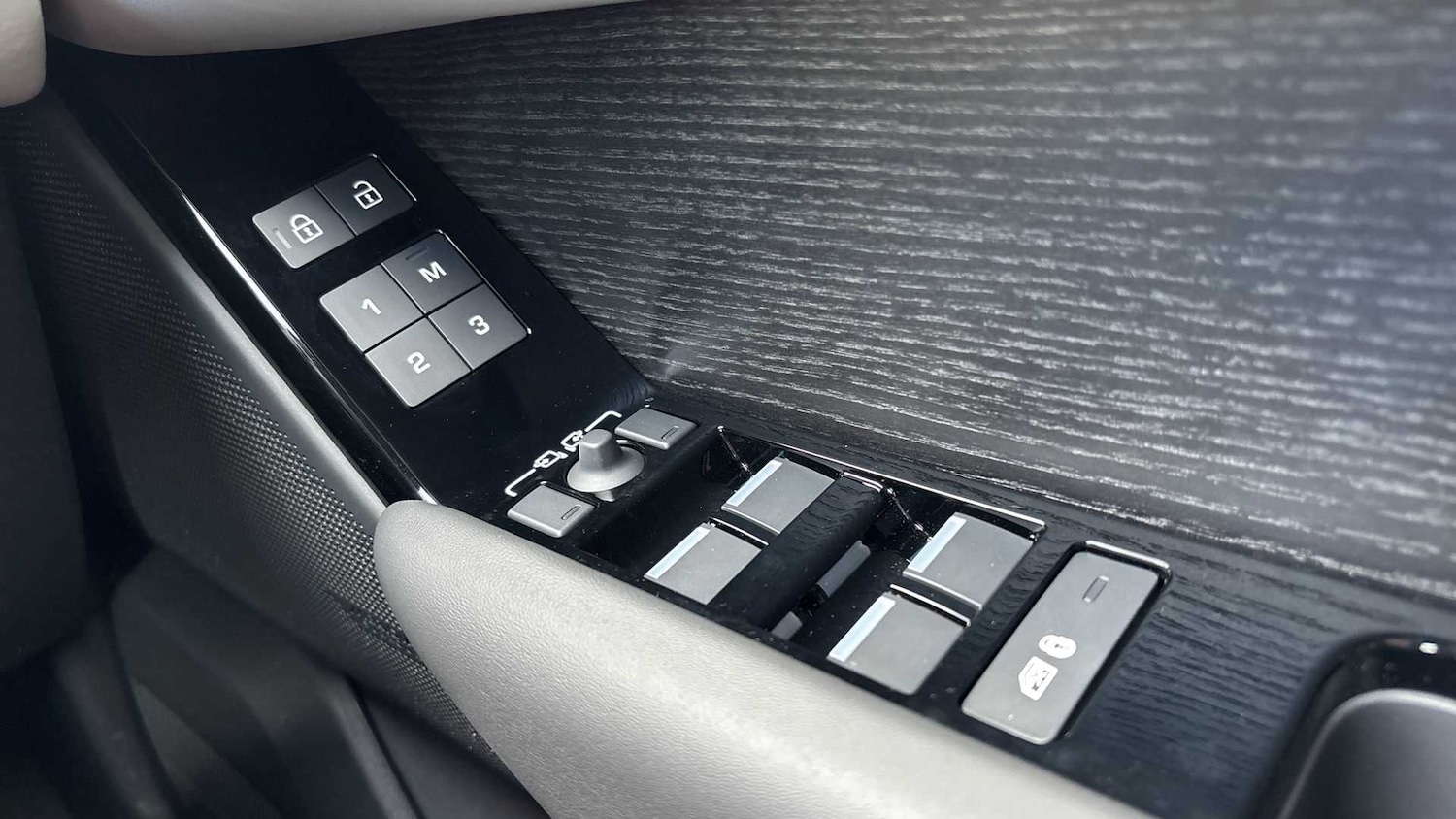 Used Land Rover Range Rover Velar 2025 for sale - 76460138: Photo 33