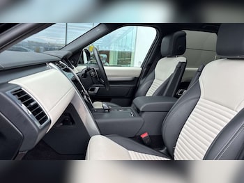 Used Land Rover Discovery 2023 for sale - 76460628: Photo