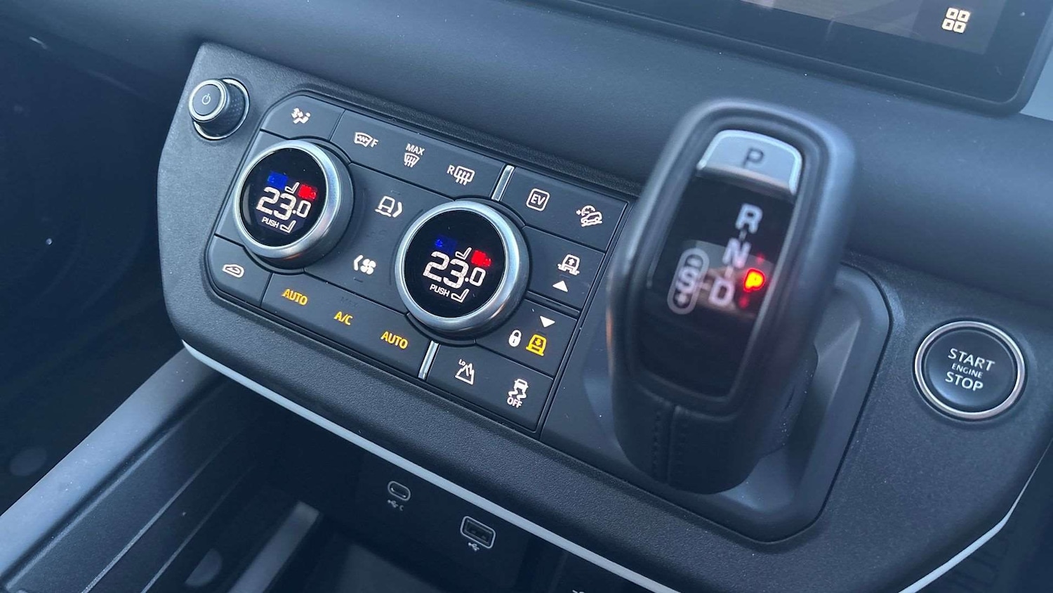 Used Land Rover Defender 2023 for sale - 76929093: Photo 13