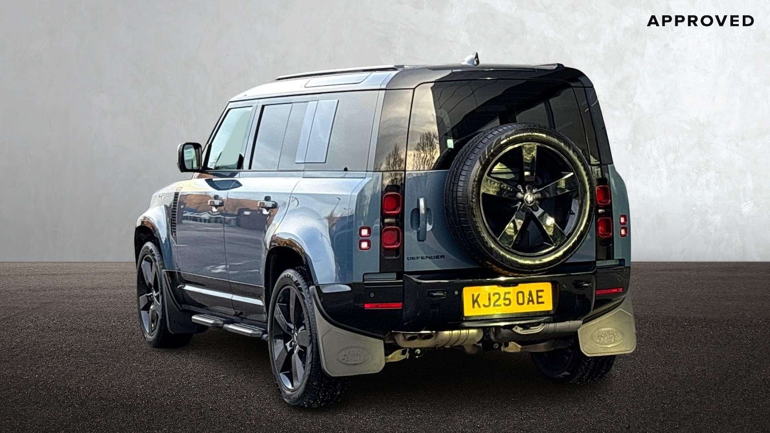 Used Land Rover Defender 2025 for sale - 77093411: Photo 2