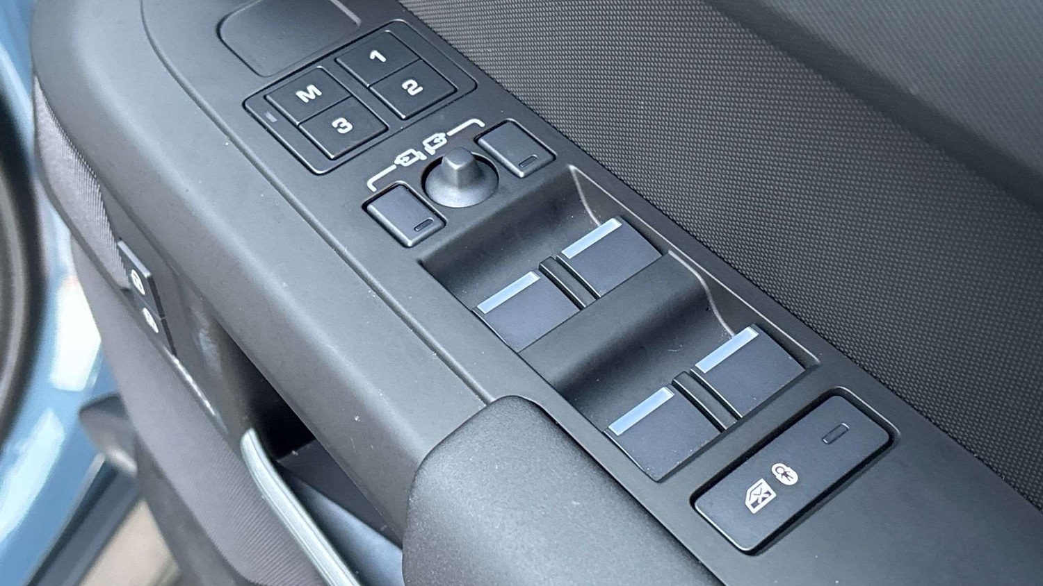 Used Land Rover Defender 2025 for sale - 77093411: Photo 33