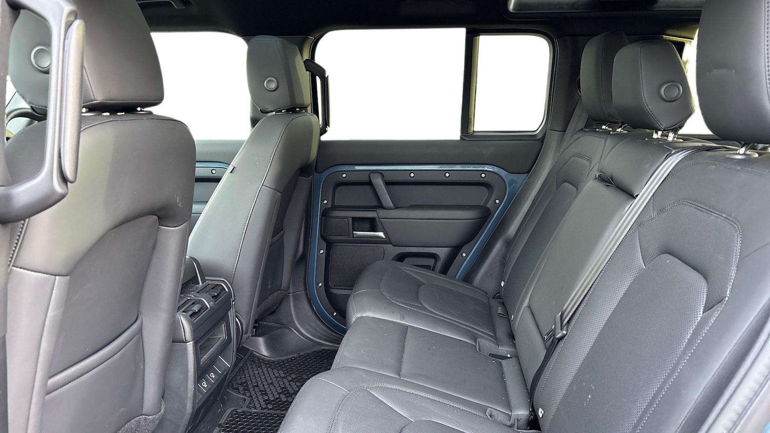 Used Land Rover Defender 2025 for sale - 77093411: Photo 4