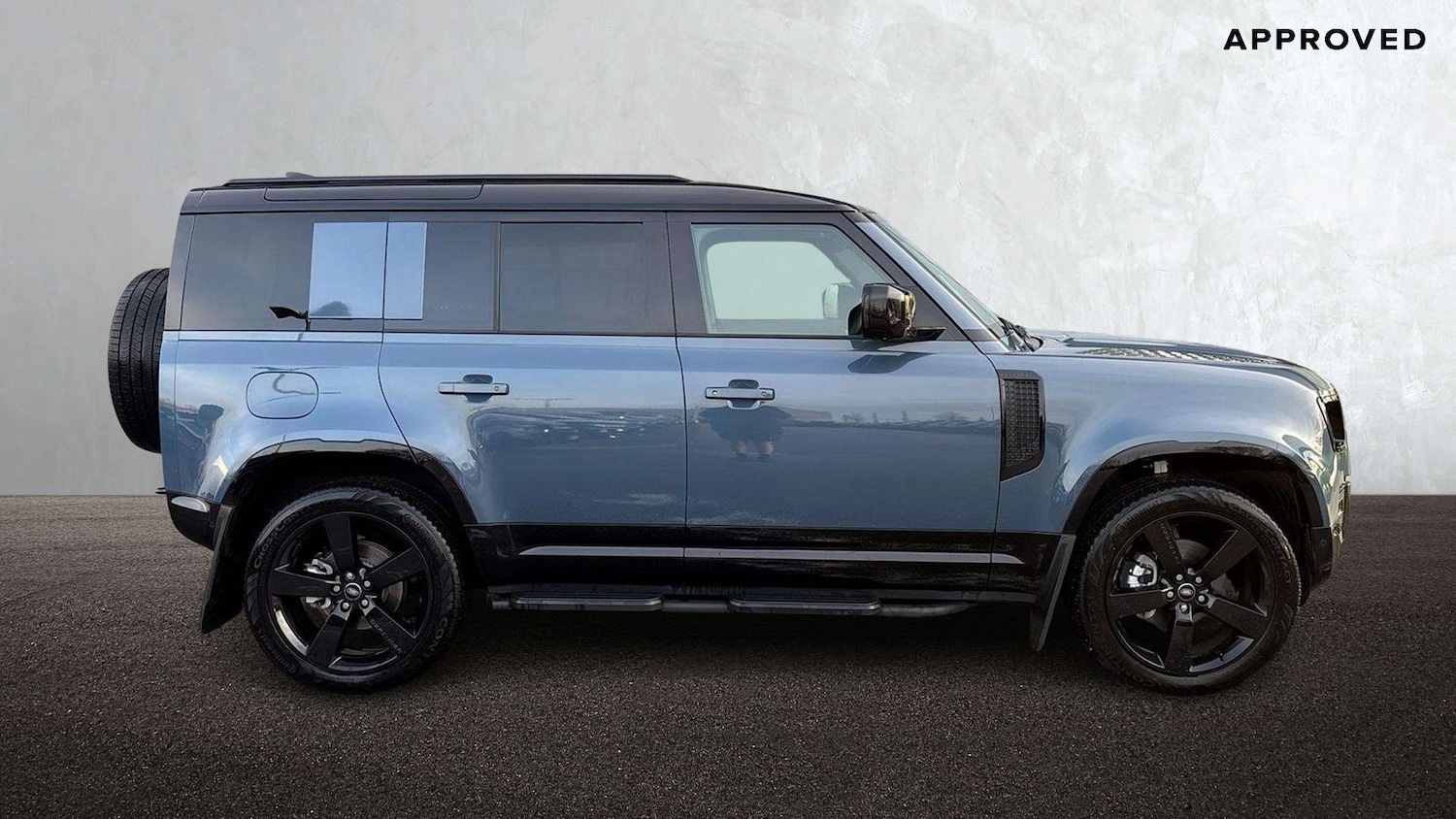 Used Land Rover Defender 2025 for sale - 77093411: Photo 5