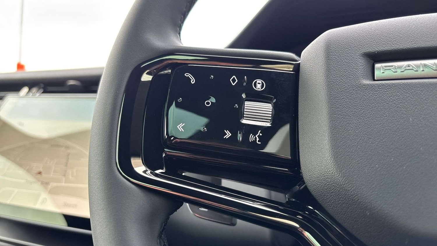 Used Land Rover Range Rover Evoque 2025 for sale - 77526829: Photo 30