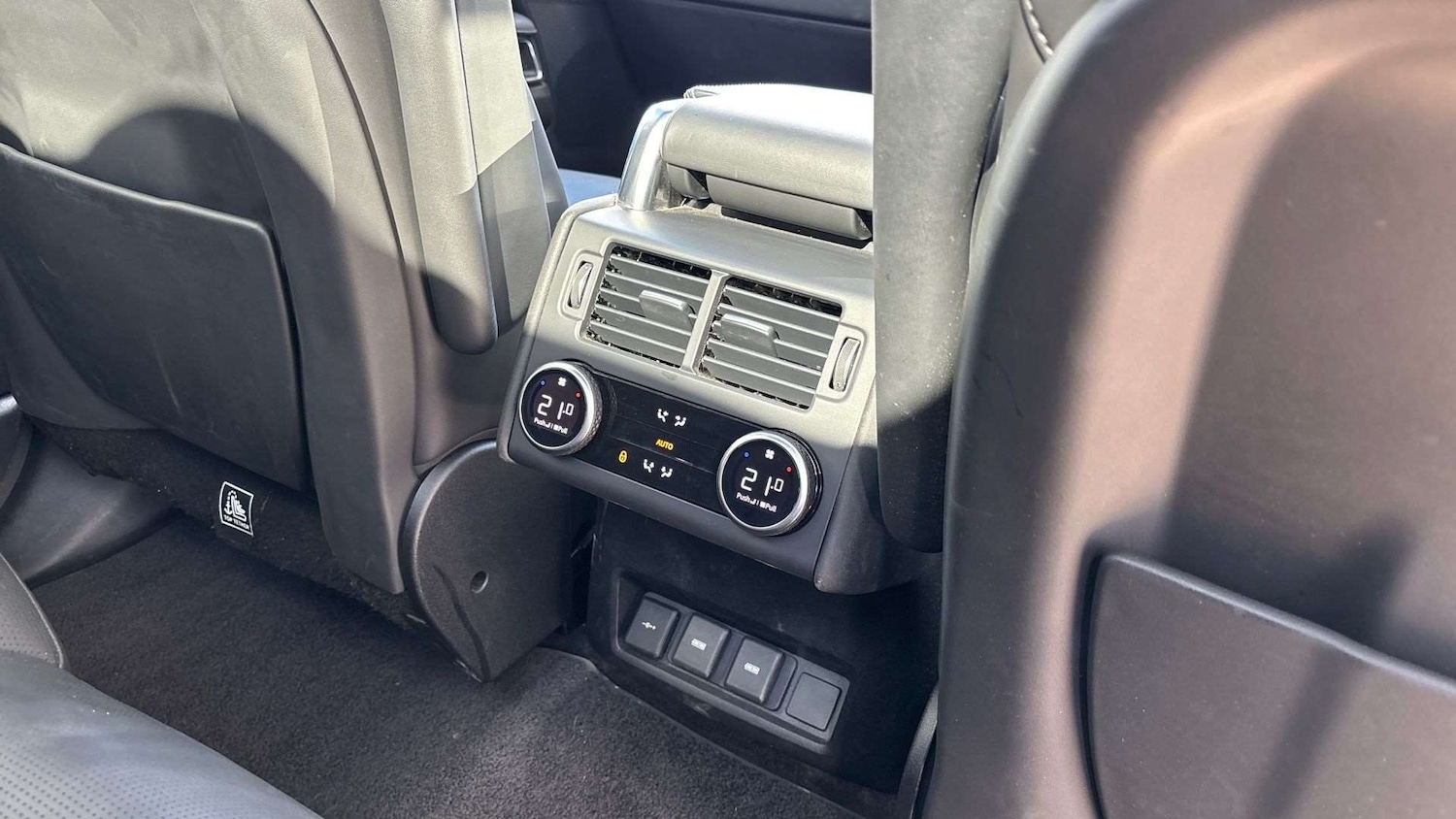 Used Land Rover Discovery 2023 for sale - 76460451: Photo 18