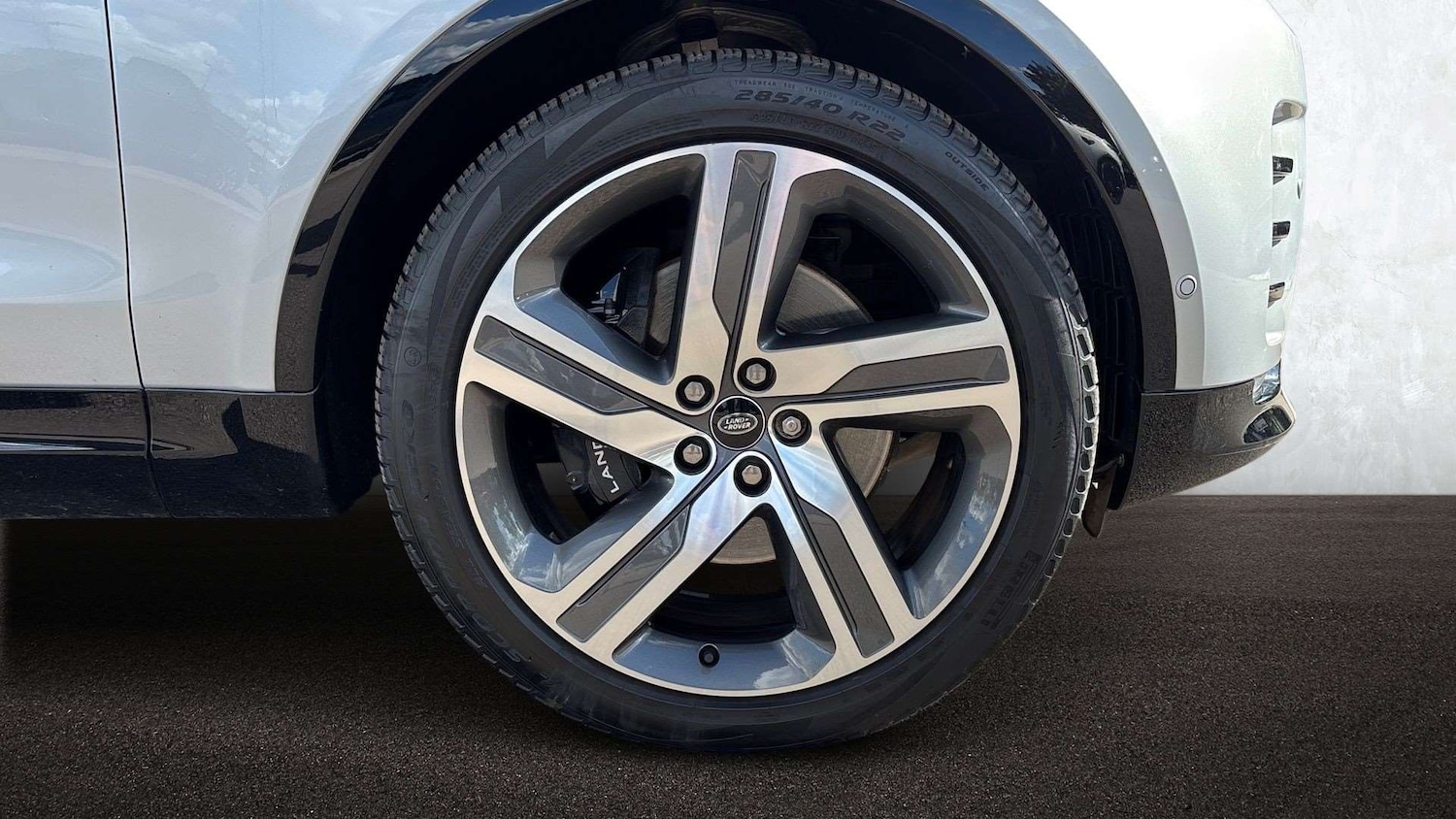 Used Land Rover Discovery 2023 for sale - 76460451: Photo 8