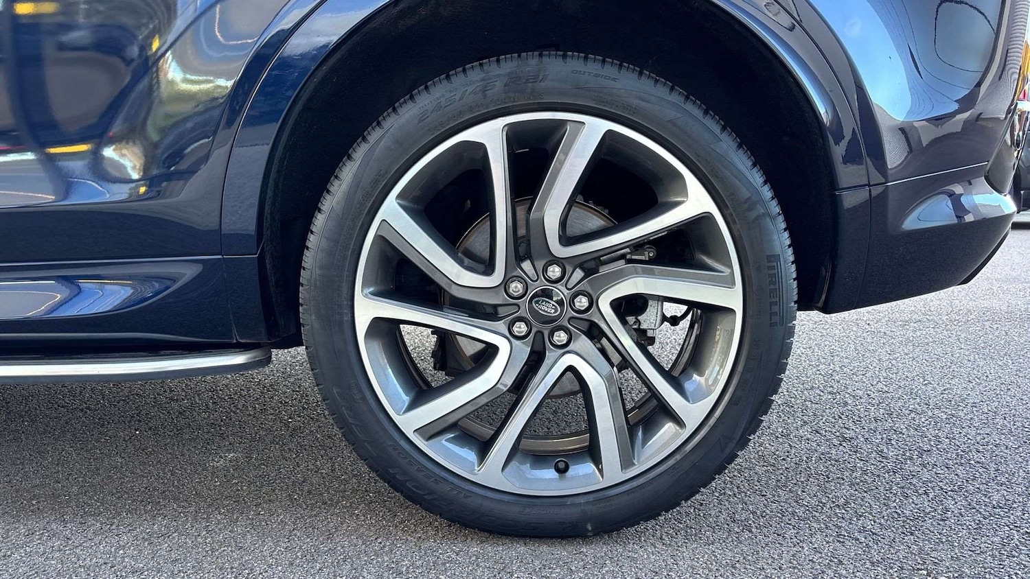 Used Land Rover Discovery Sport 2023 for sale - 76459945: Photo 24