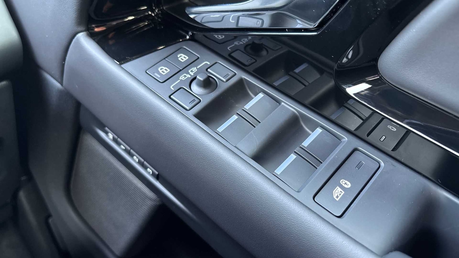 Used Land Rover Range Rover Evoque 2025 for sale - 77334005: Photo 33