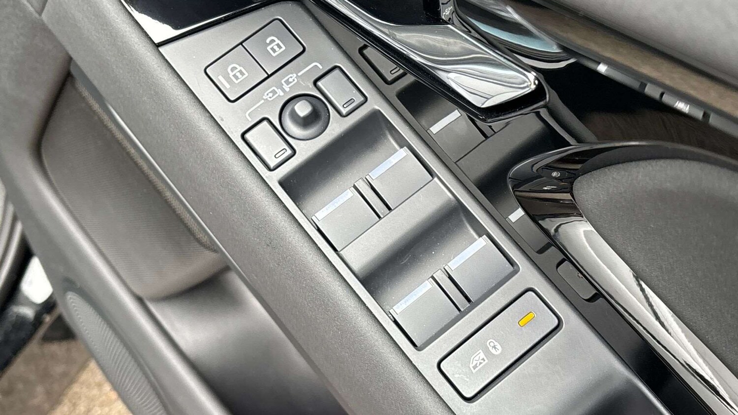 Used Land Rover Range Rover Evoque 2025 for sale - 77526910: Photo 33