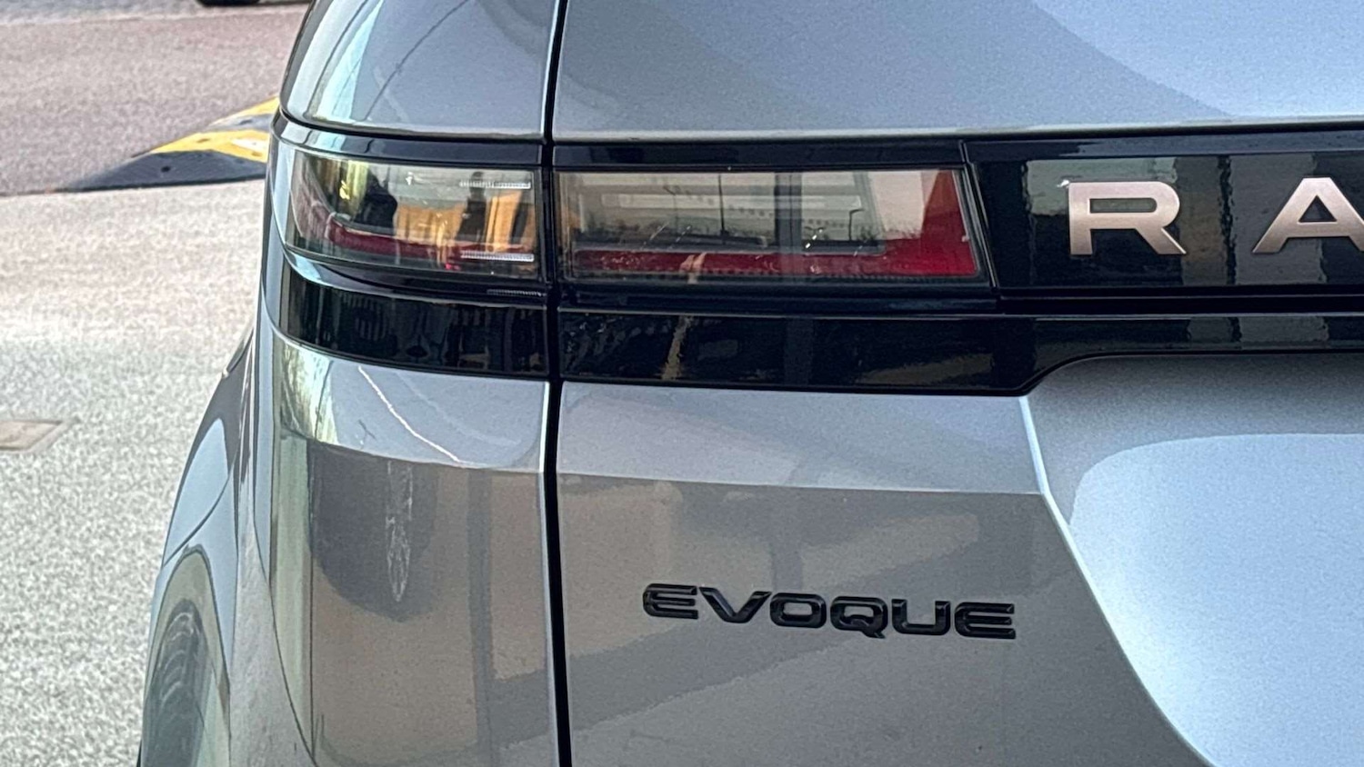 Used Land Rover Range Rover Evoque 2025 for sale - 76842805: Photo 26