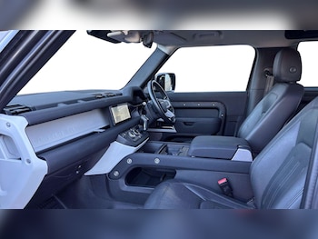 Used Land Rover Defender 2021 for sale - 78551230: Photo