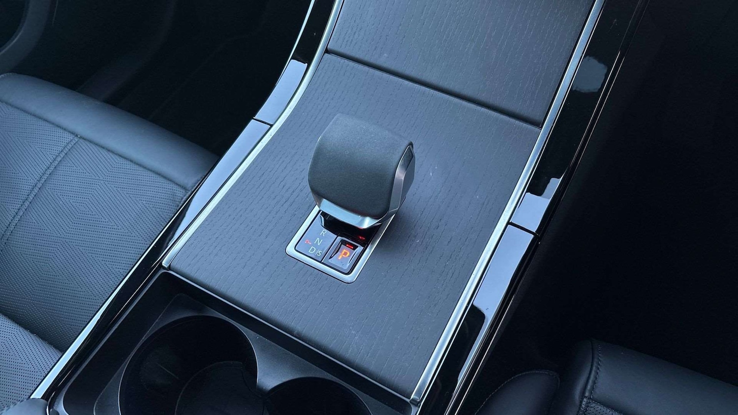 Used Land Rover Range Rover Velar 2024 for sale - 77032255: Photo 13