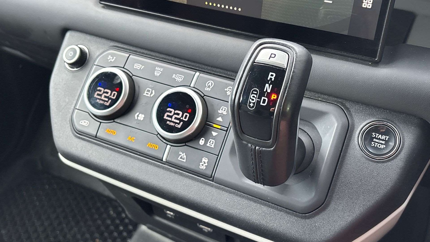 Used Land Rover Defender 90 2023 for sale - 76774129: Photo 13