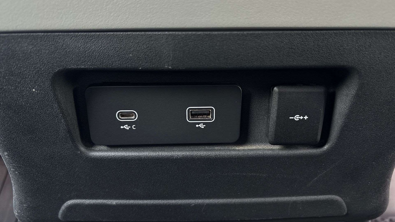 Used Land Rover Defender 90 2023 for sale - 76774129: Photo 18