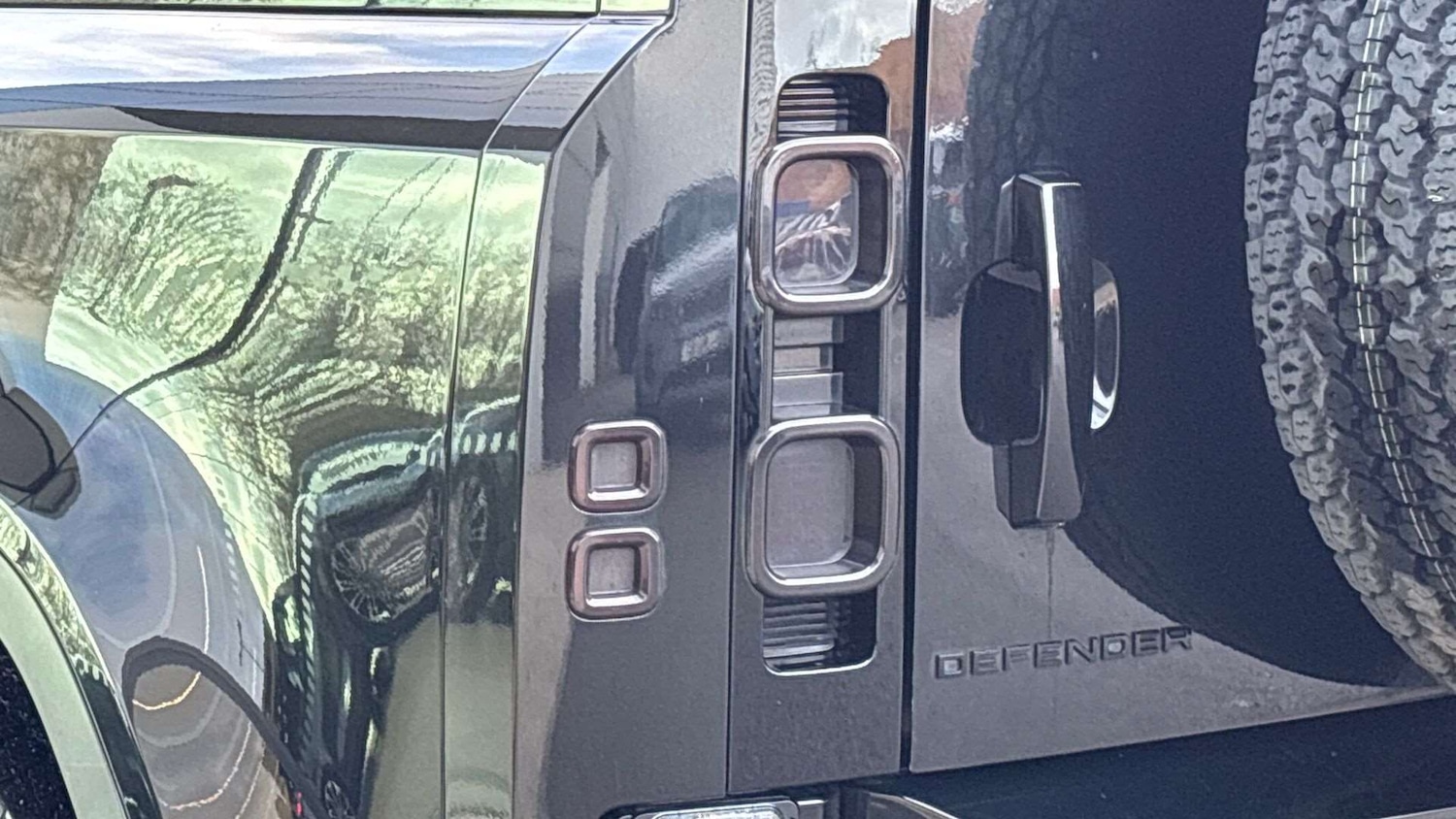 Used Land Rover Defender 90 2023 for sale - 76774129: Photo 19