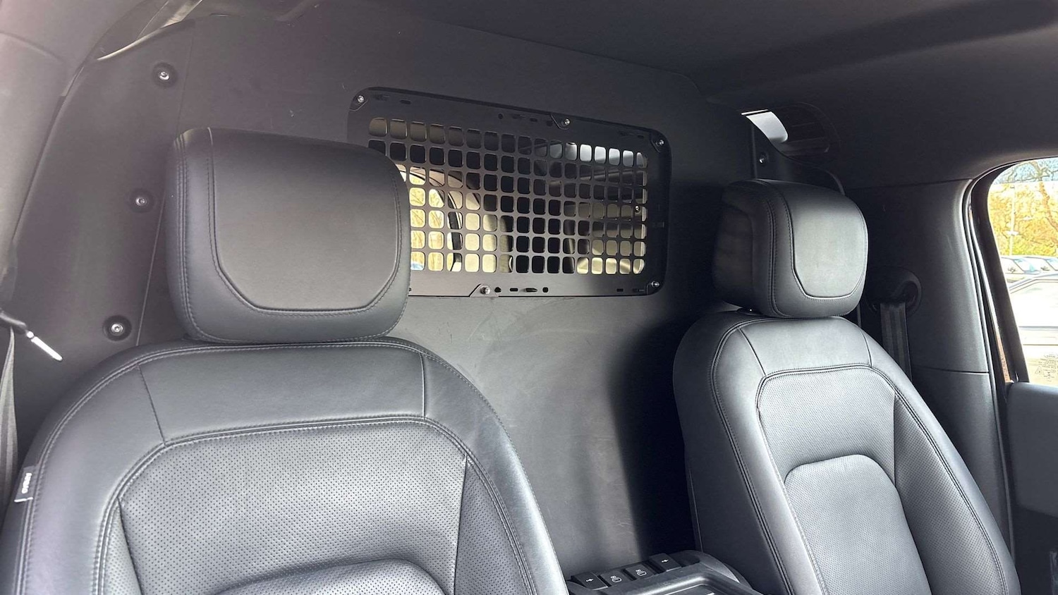 Used Land Rover Defender 90 2023 for sale - 76774129: Photo 21