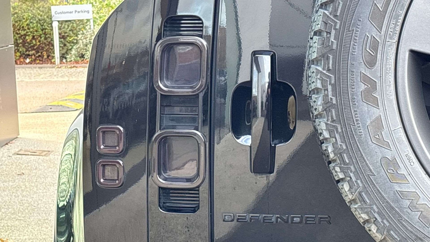 Used Land Rover Defender 90 2023 for sale - 76774129: Photo 26