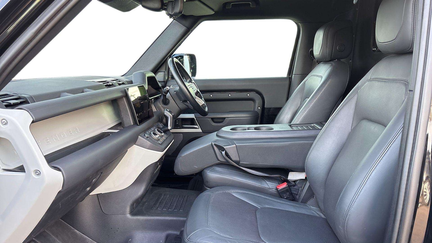 Used Land Rover Defender 90 2023 for sale - 76774129: Photo 3