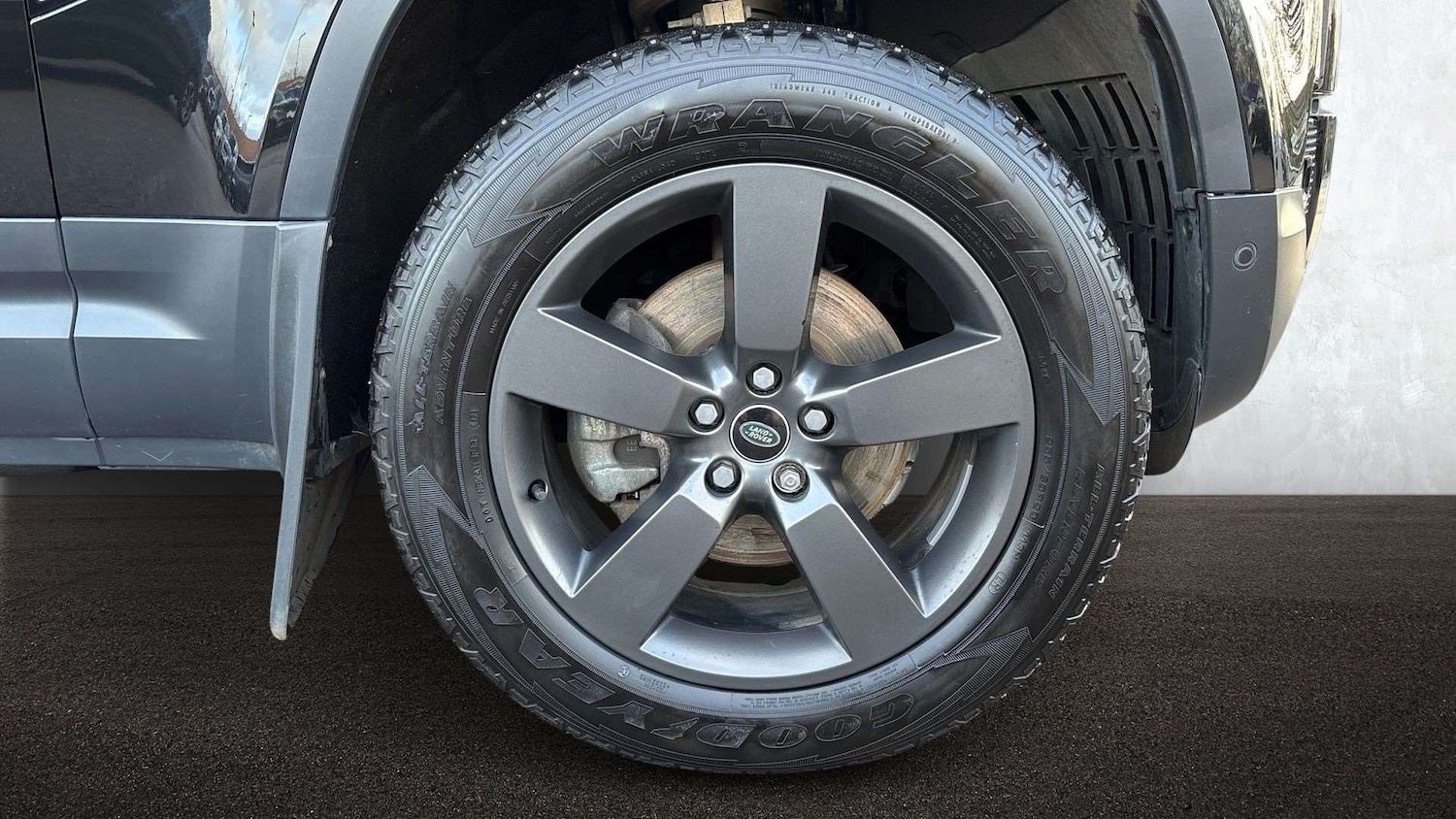 Used Land Rover Defender 90 2023 for sale - 76774129: Photo 8