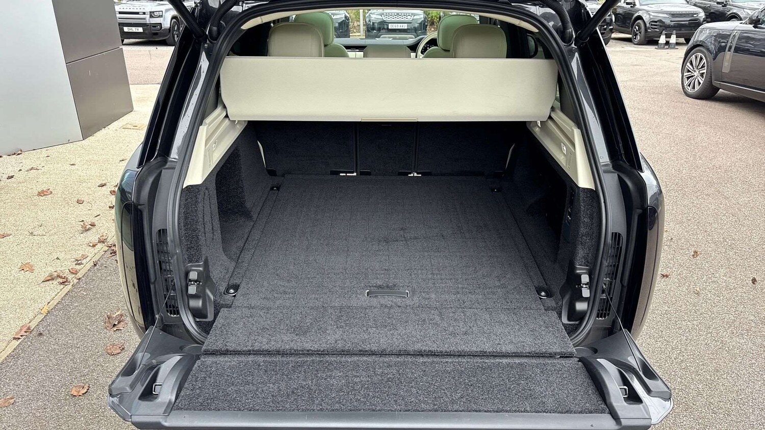 Used Land Rover Range Rover 2025 for sale - 77914016: Photo 10