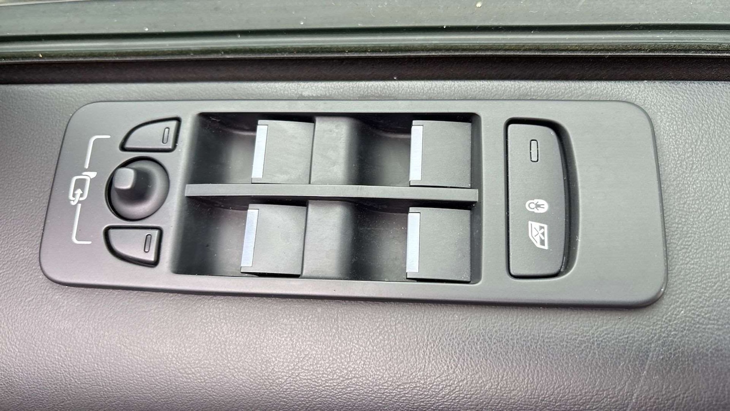 Used Land Rover Discovery Sport 2024 for sale - 76460173: Photo 35