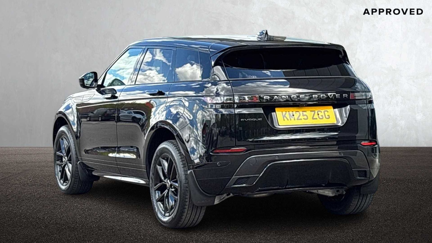 Used Land Rover Range Rover Evoque 2025 for sale - 76460343: Photo 2
