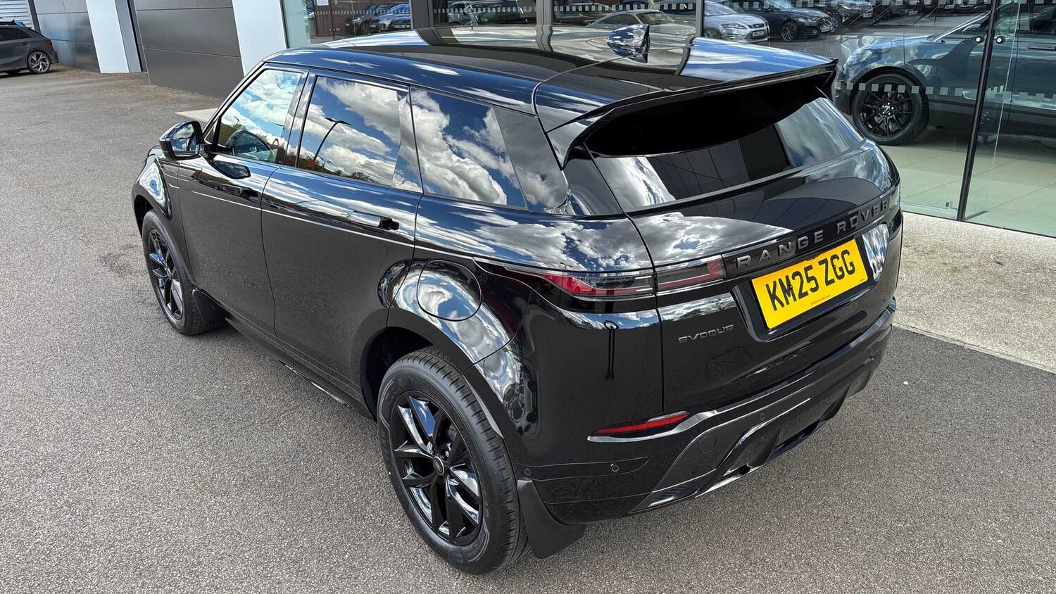 Used Land Rover Range Rover Evoque 2025 for sale - 76460343: Photo 31