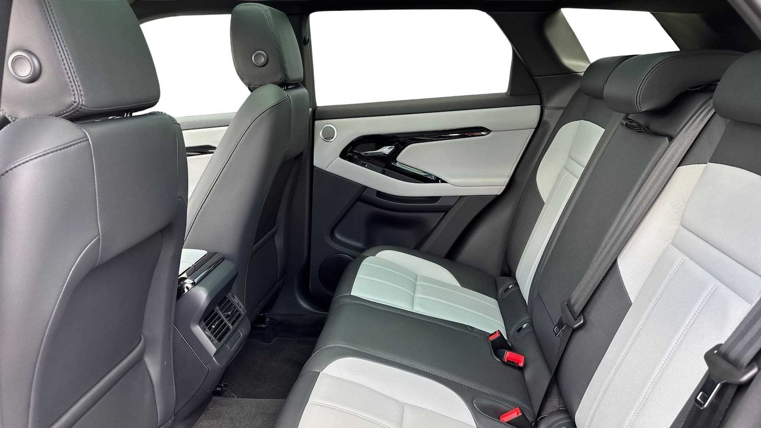 Used Land Rover Range Rover Evoque 2025 for sale - 76460343: Photo 4