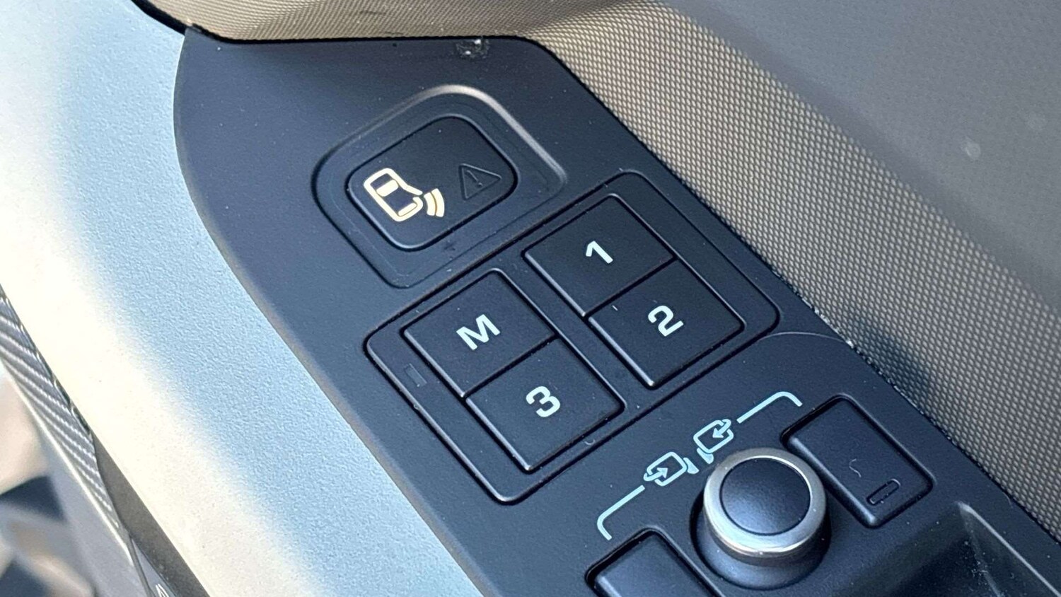 Used Land Rover Defender 2021 for sale - 77741028: Photo 25