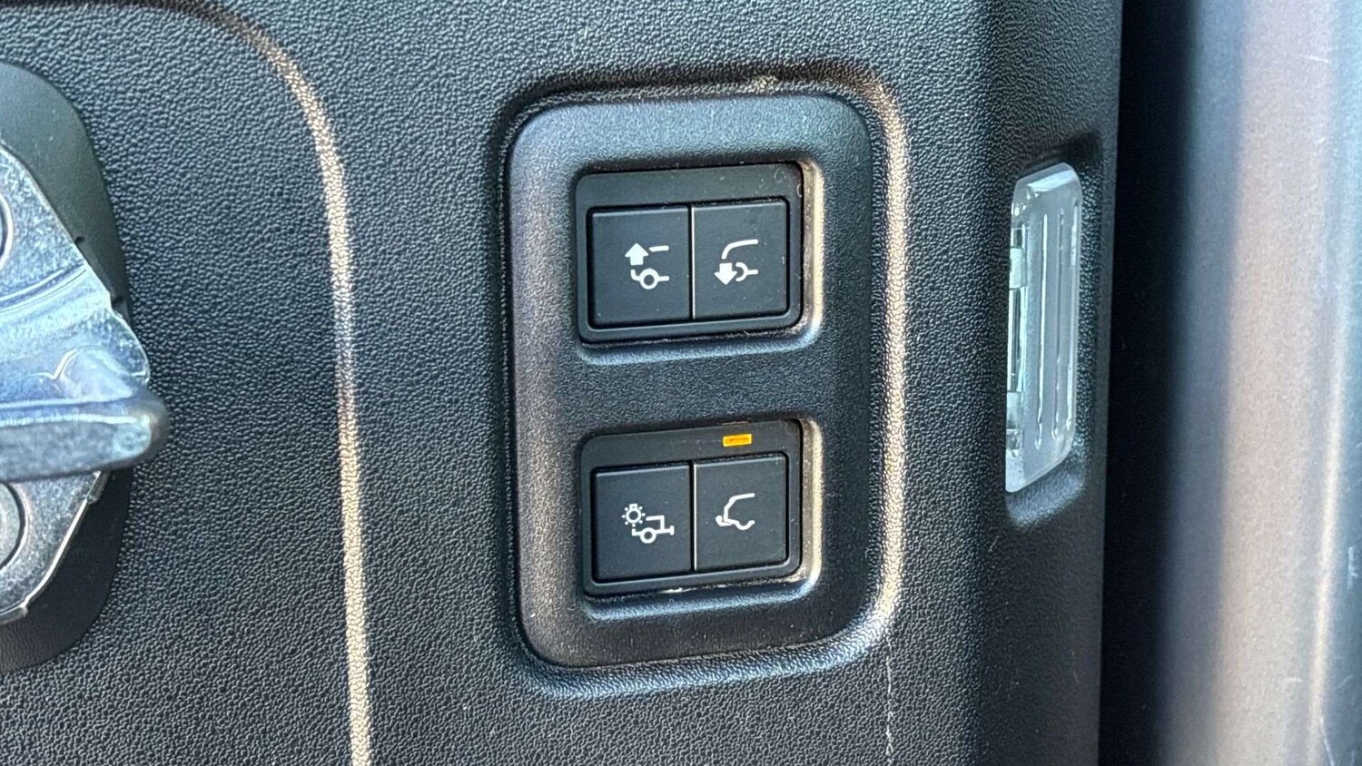 Used Land Rover Defender 2021 for sale - 77741028: Photo 27