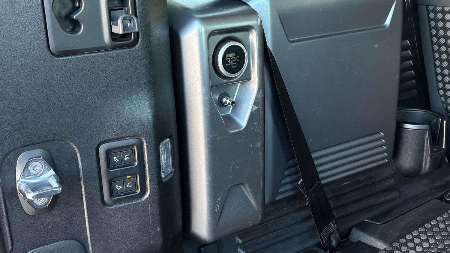 Used Land Rover Defender 2021 for sale - 77741028: Photo 34